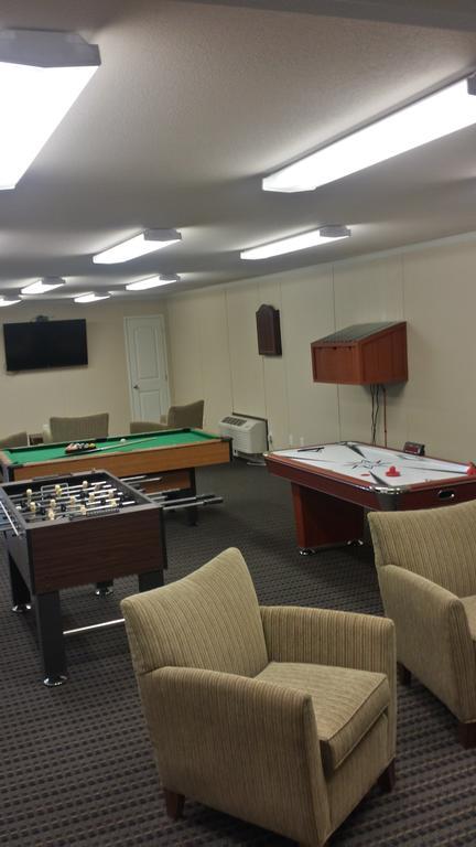 Instalodge Hotel And Suites Karnes City Екстер'єр фото