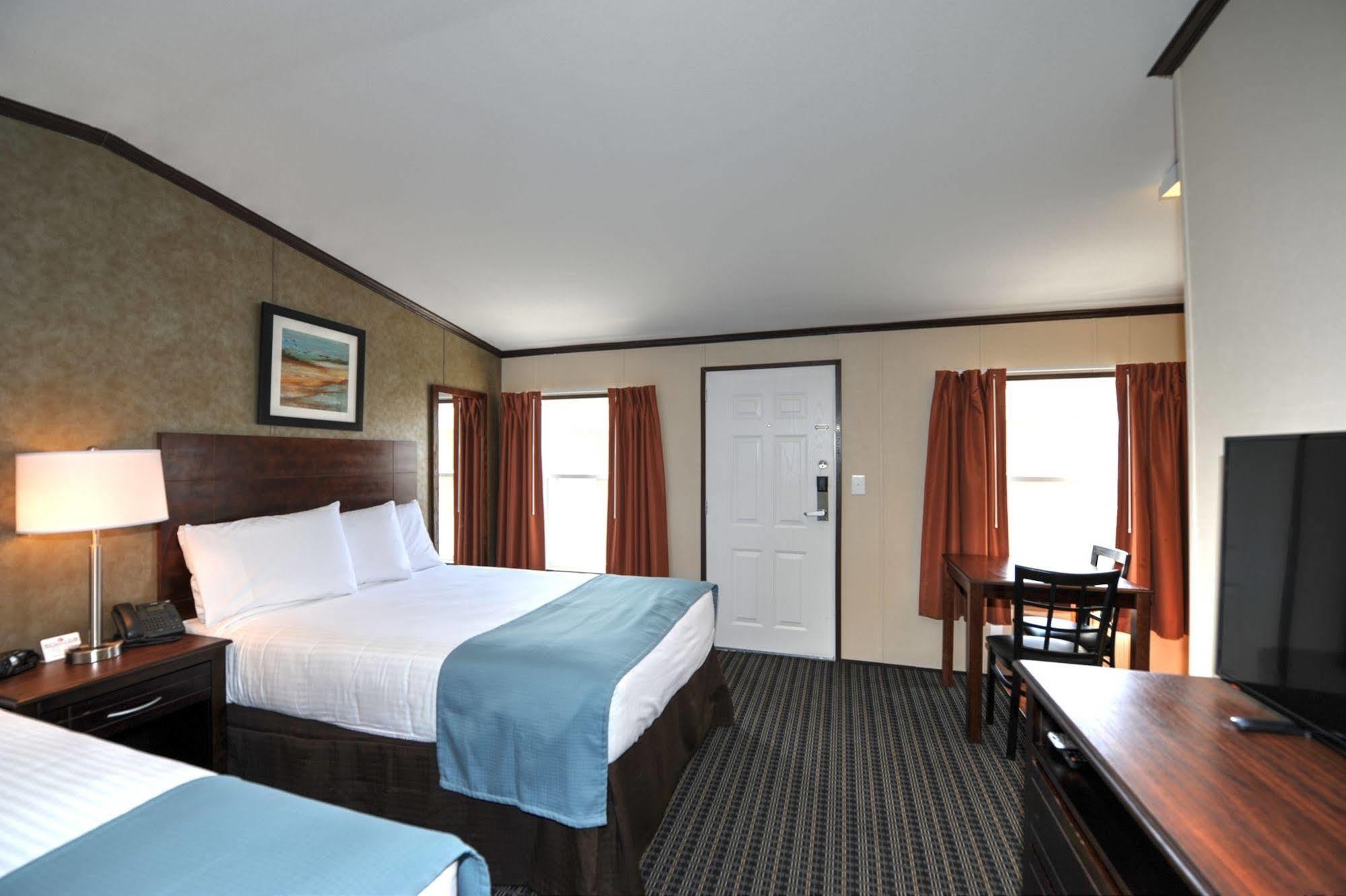Instalodge Hotel And Suites Karnes City Екстер'єр фото